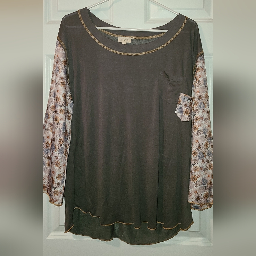 Women's Grey and Floral Top